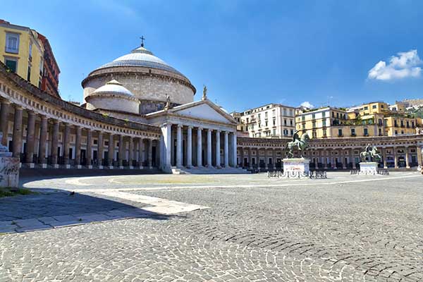 Piazza del Plebescito Napoli